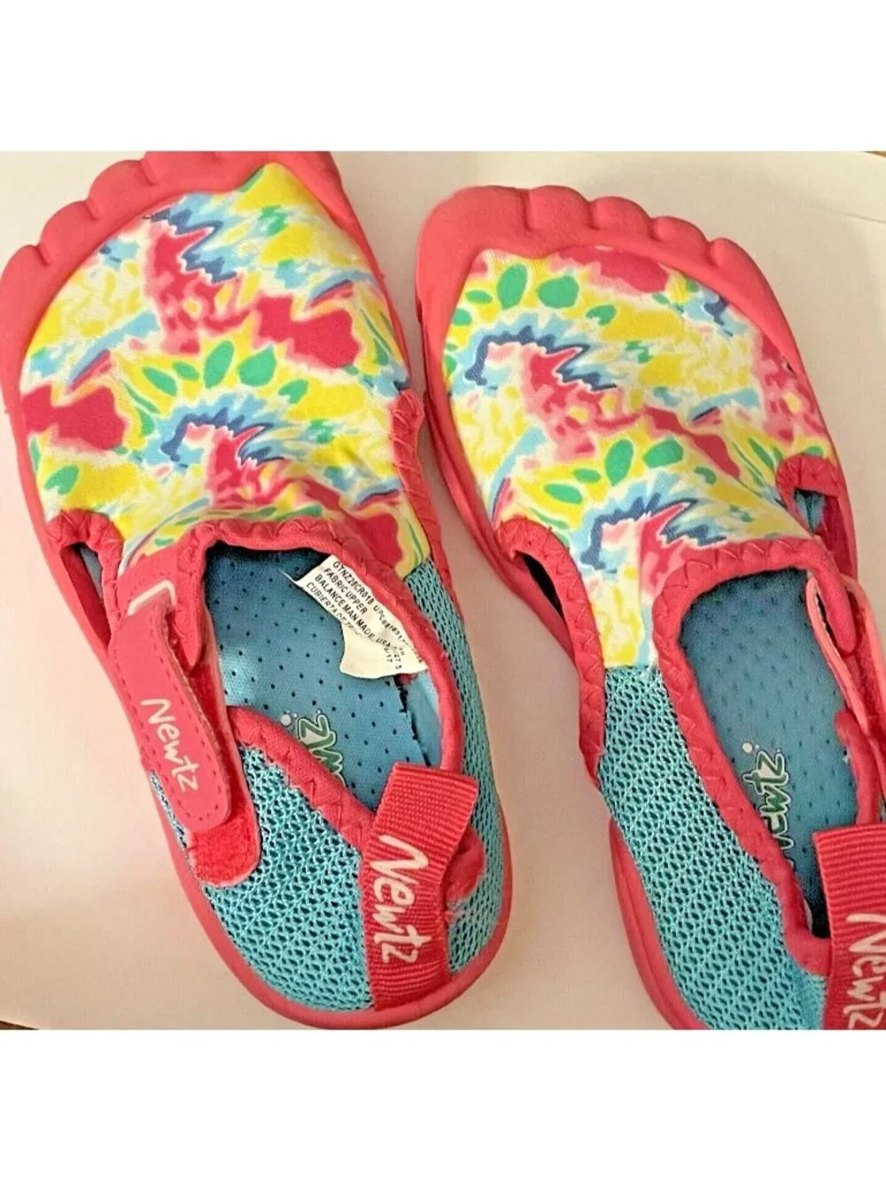 Girls Newitz 9/10 Pink Tie-Dye Swim Water Shoes Bumper Toes Vibrant Color Summer